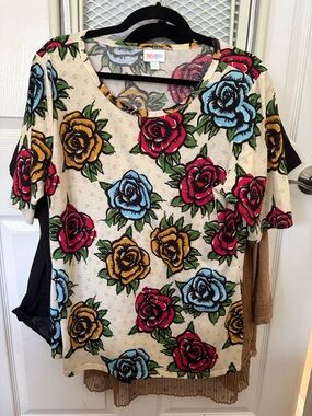 LuLaRoe NWOT GiGi Roses Floral Fitted Top Blouse Plus Size 2X